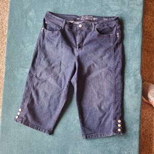 Size 14 Gloria Vanderbilt Jean Capris